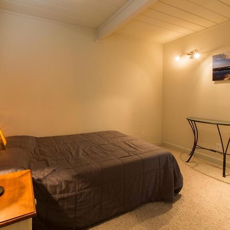Private Room With Shared Bath Mountain View Exterior photo